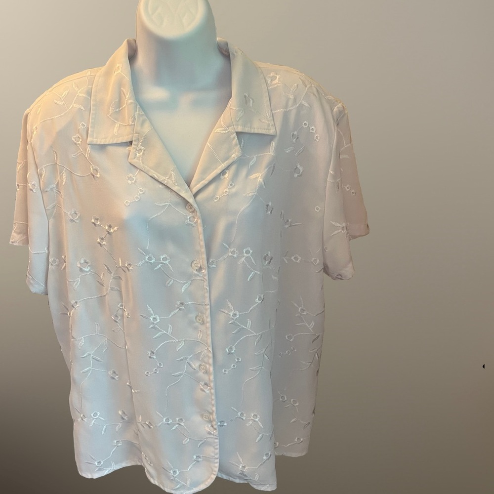 Joanna White Floral Embroidered Blouse